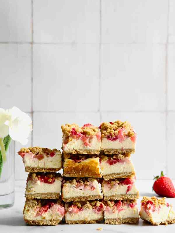 strawberry rhubarb cheesecake bars
